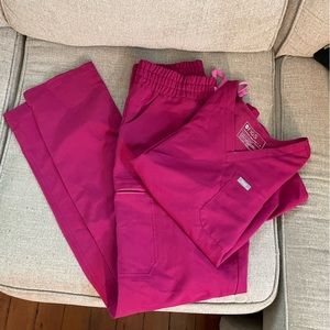 FIGS SCRUB SET MAGENTA small/small tall